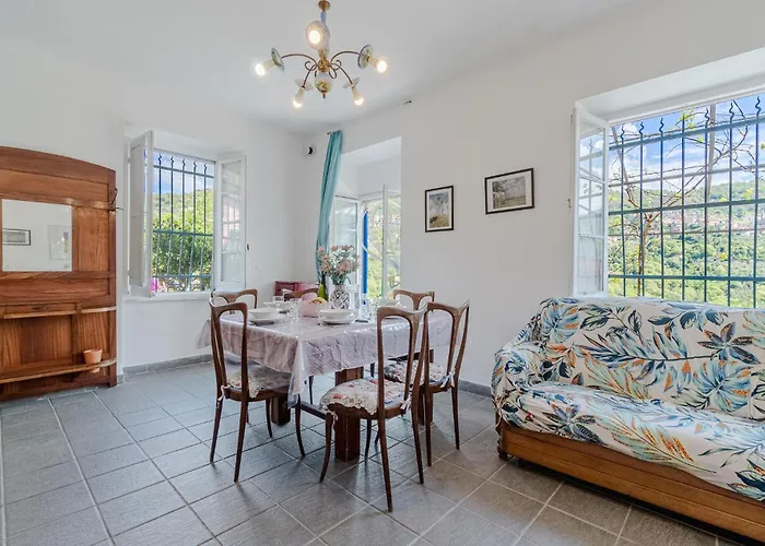 3 Bedroom Amazing In Terrile Dom wakacyjny *