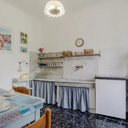 3 Bedroom Amazing In Terrile *