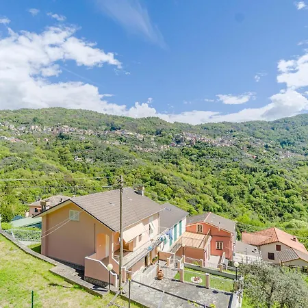 3 Bedroom Amazing In Terrile Holiday home Uscio
