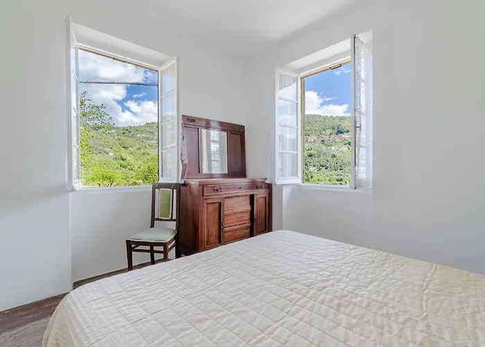 3 Bedroom Amazing In Terrile * Uscio